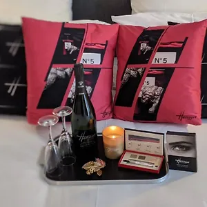 Residences Harcourt - Ile Saint Louis - Paris