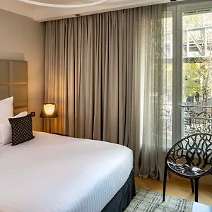 4* Szálloda First Tour Eiffel